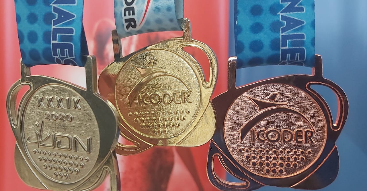 JDN ICODER 2020-2021-Gemelas ramonenses ganan oro y bronce en lanzamiento de disco