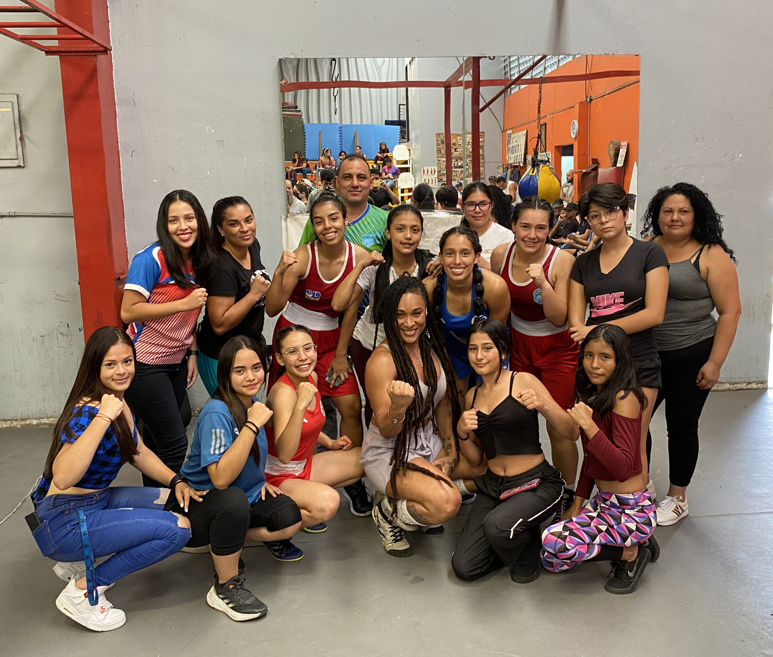 Hanna Gabriels motiva a boxeadores que participarán en justas centroamericanas